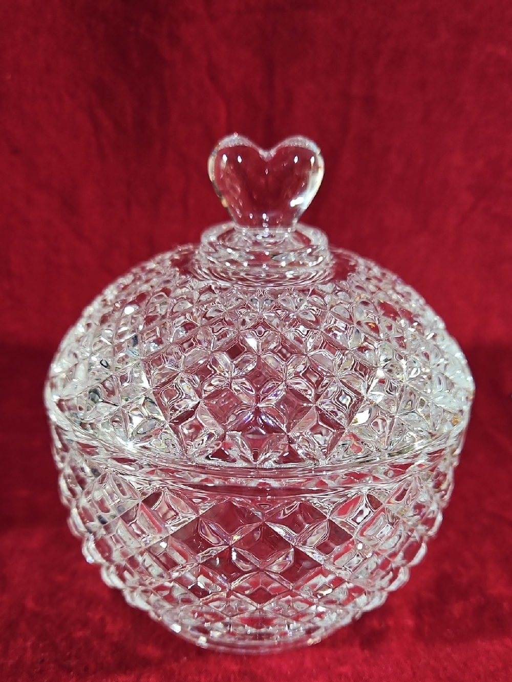Lovely Clear Cut Glass Covered Candy Dish, Trinket Holder with Heart Finial